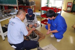 体験入学でロータリエンジンを分解