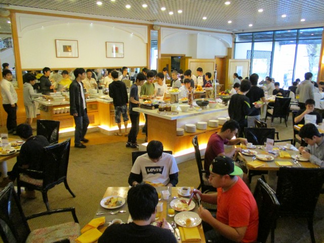 ①朝食