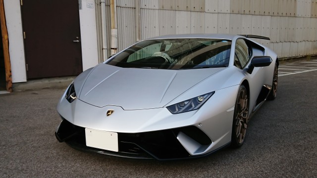 ウラカン納車時ナンバー修正済み