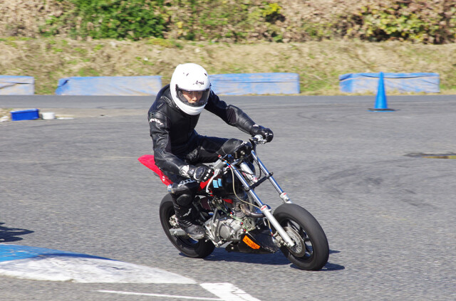 ⑥初めてのサーキット走行にドキドキ