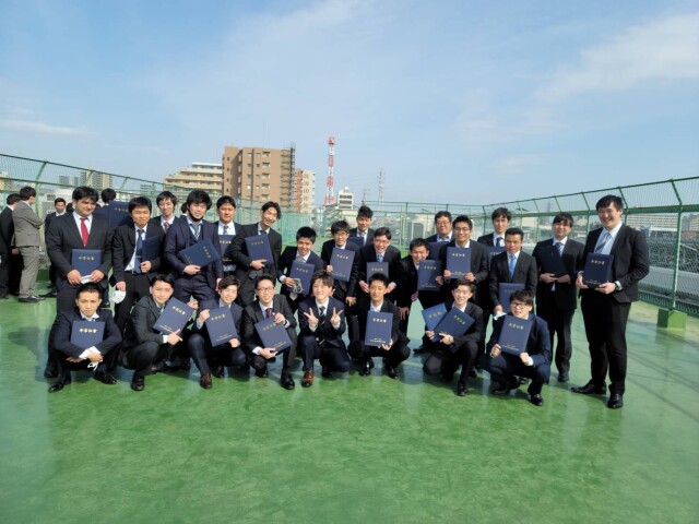 ４B２